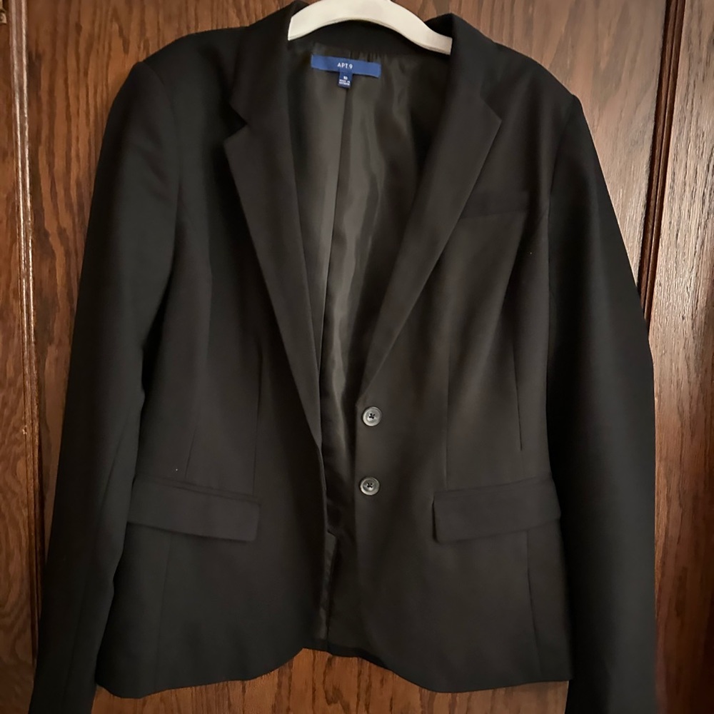Women’s business casual suit coat in black